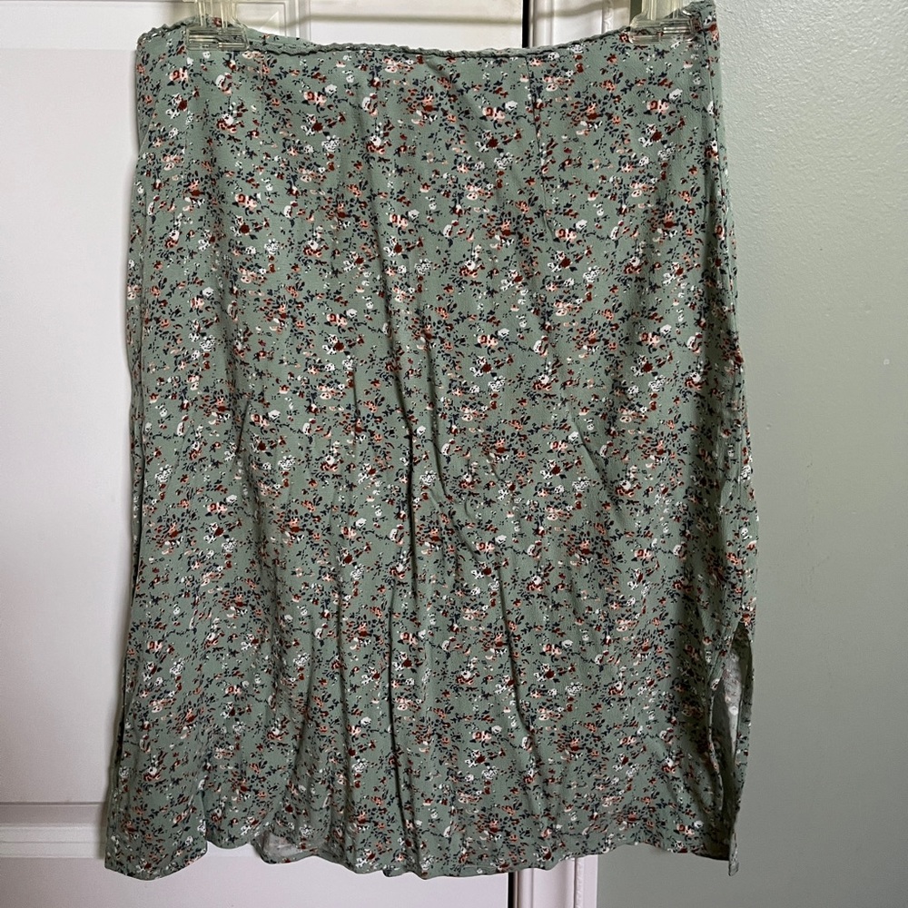 small aeropostale teal floral midi skirt